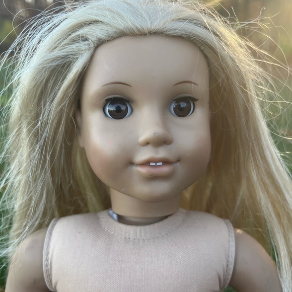 American Girl Doll PLEASANT COMPANY Blonde MESSY Hair Brown Eyes Body Marks TLC - Picture 5 of 16